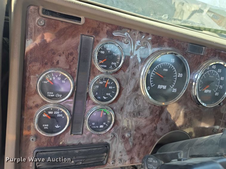 image for item FI0798 2007 International 5900i roll-off container truck