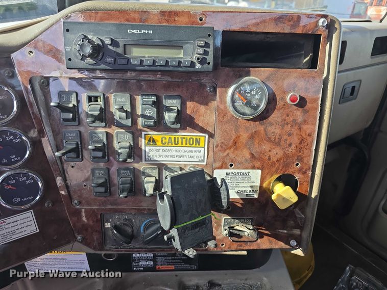 image for item FI0798 2007 International 5900i roll-off container truck