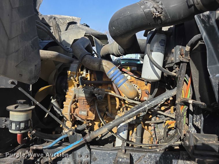 image for item FI0798 2007 International 5900i roll-off container truck