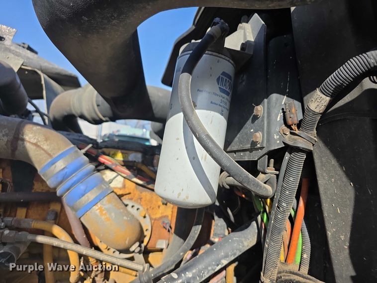 image for item FI0798 2007 International 5900i roll-off container truck