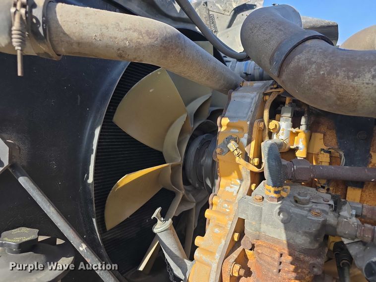 image for item FI0798 2007 International 5900i roll-off container truck