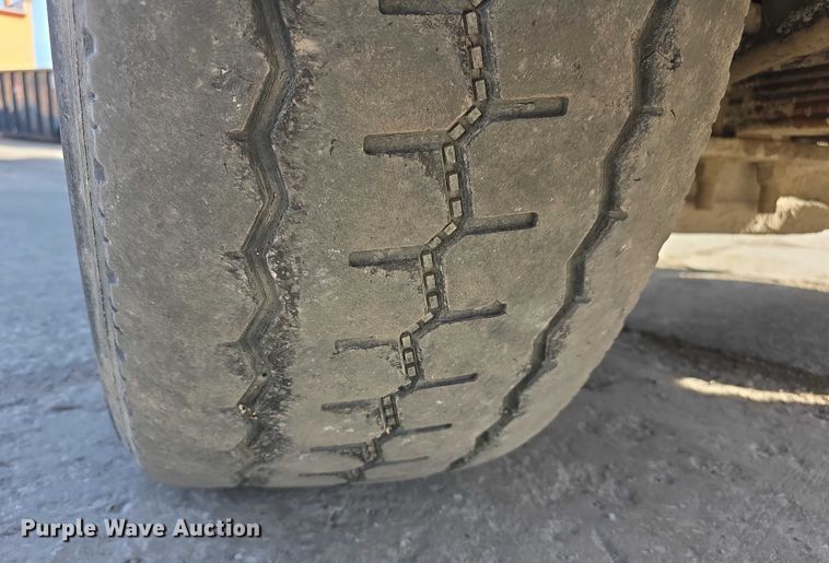 image for item FI0798 2007 International 5900i roll-off container truck