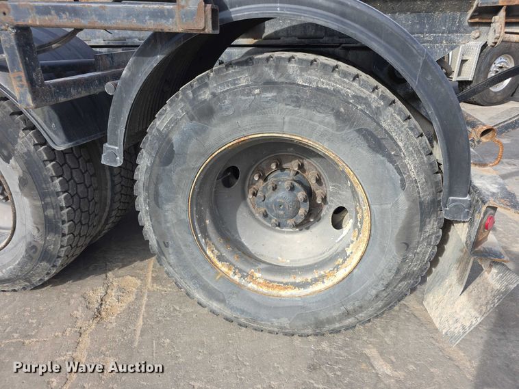 image for item FI0798 2007 International 5900i roll-off container truck