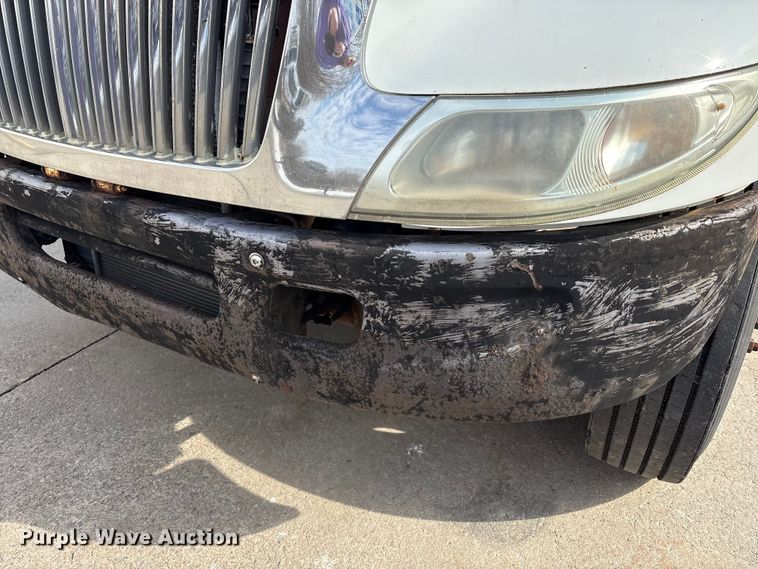 image for item FK1081 2004 International 4300  refrigerated truck