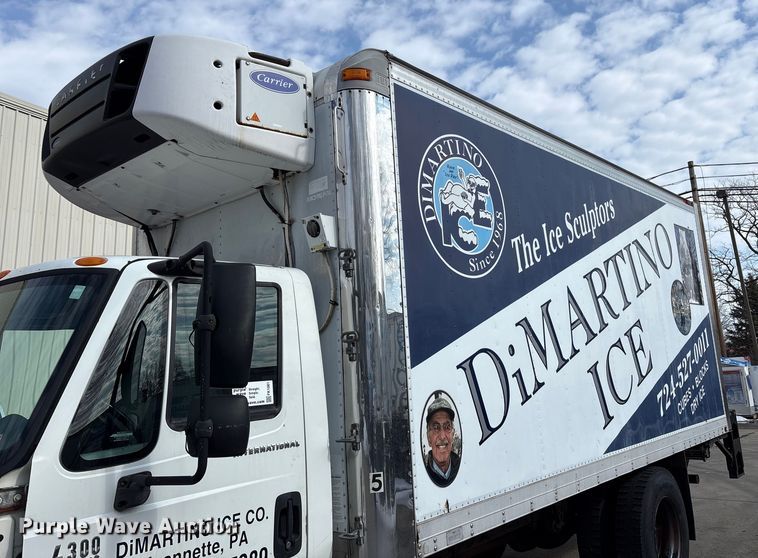 image for item FK1081 2004 International 4300  refrigerated truck