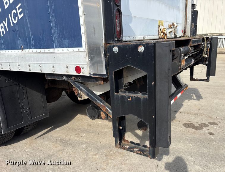 image for item FK1081 2004 International 4300  refrigerated truck