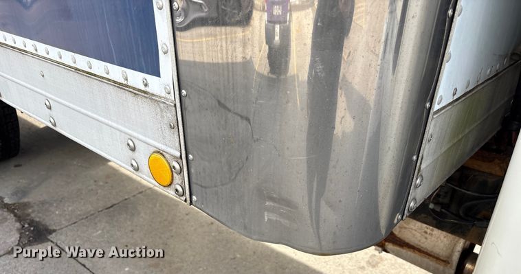 image for item FK1081 2004 International 4300  refrigerated truck