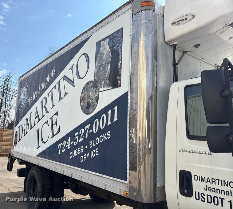 image for item FK1081 2004 International 4300  refrigerated truck