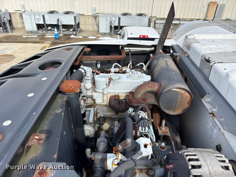 image for item FK1081 2004 International 4300  refrigerated truck