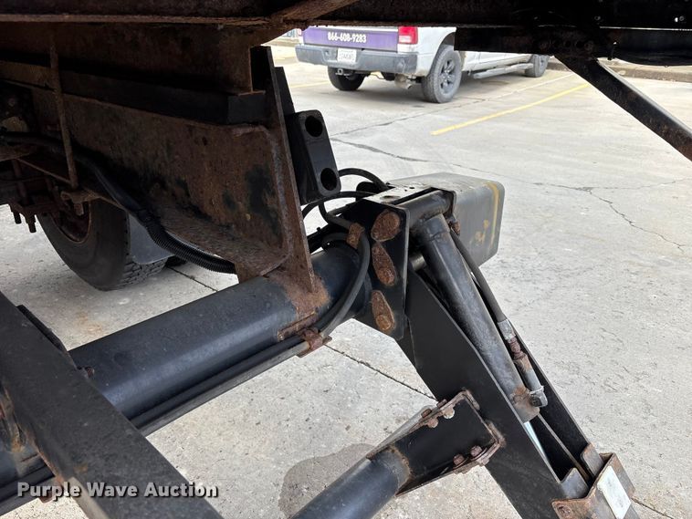 image for item FK1081 2004 International 4300  refrigerated truck