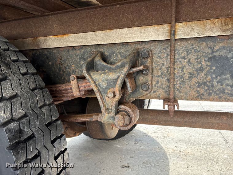 image for item FK1081 2004 International 4300  refrigerated truck