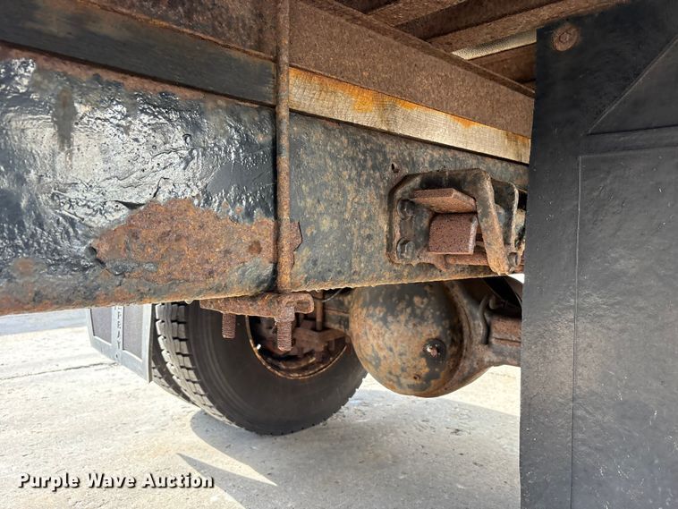 image for item FK1081 2004 International 4300  refrigerated truck