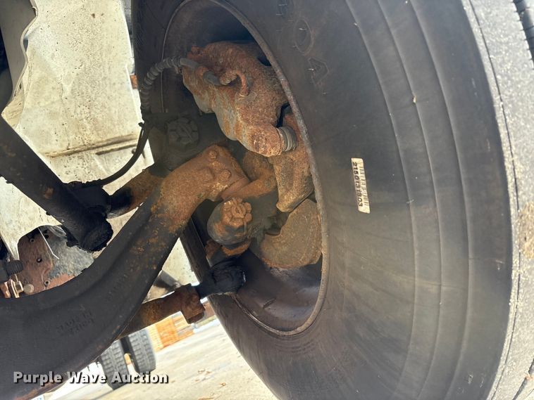 image for item FK1081 2004 International 4300  refrigerated truck