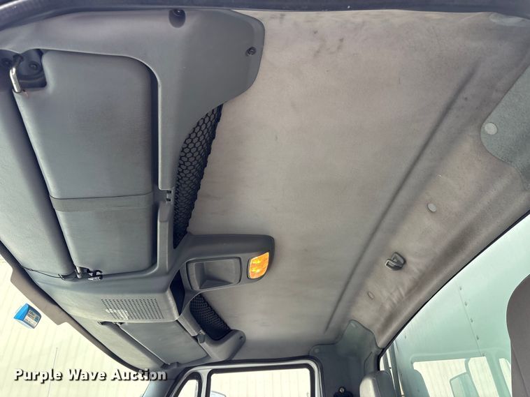 image for item FK1081 2004 International 4300  refrigerated truck