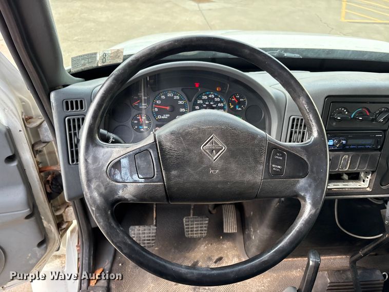 image for item FK1081 2004 International 4300  refrigerated truck