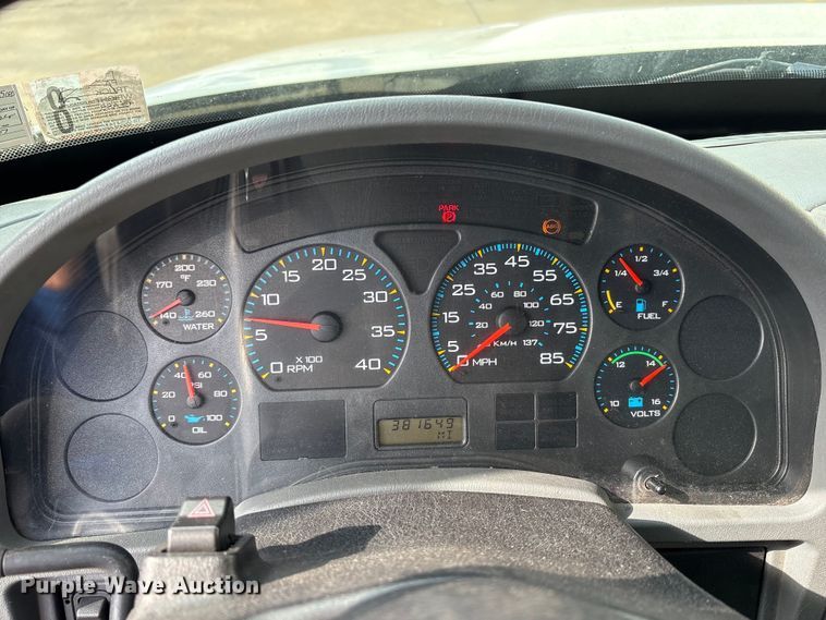 image for item FK1081 2004 International 4300  refrigerated truck