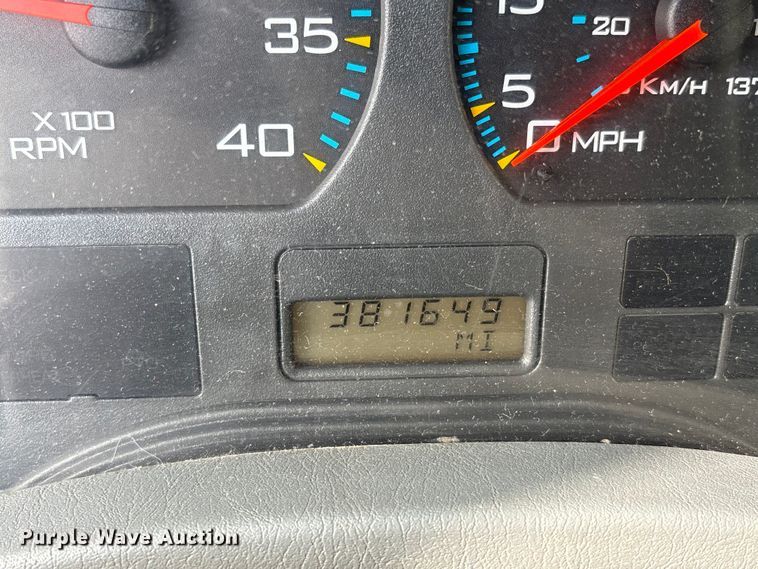 image for item FK1081 2004 International 4300  refrigerated truck