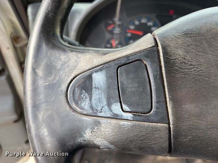 image for item FK1081 2004 International 4300  refrigerated truck