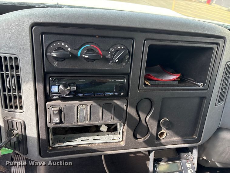 image for item FK1081 2004 International 4300  refrigerated truck