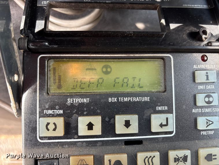 image for item FK1081 2004 International 4300  refrigerated truck