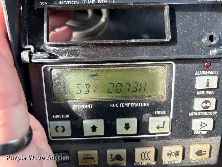 image for item FK1081 2004 International 4300  refrigerated truck