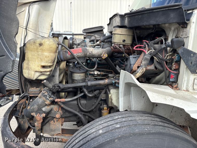 image for item FK1081 2004 International 4300  refrigerated truck