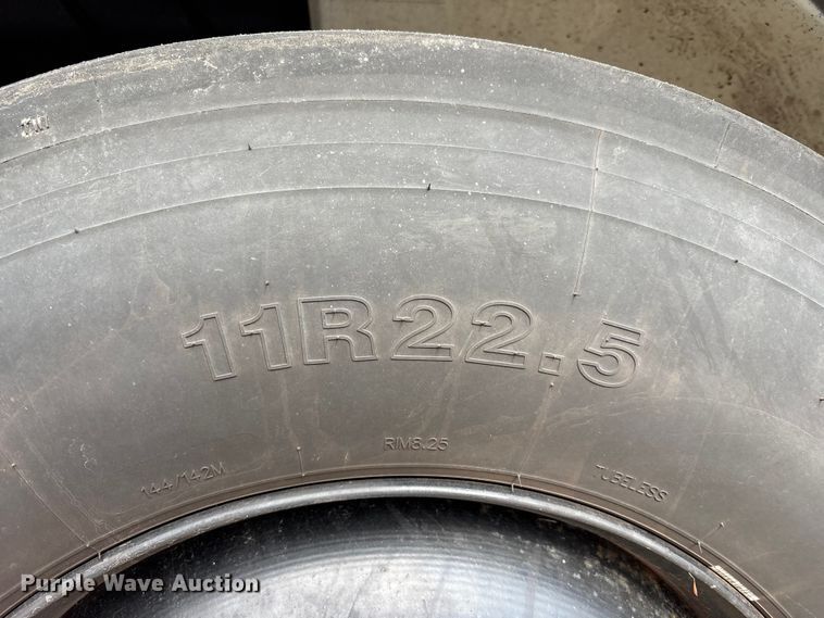 image for item FK1081 2004 International 4300  refrigerated truck