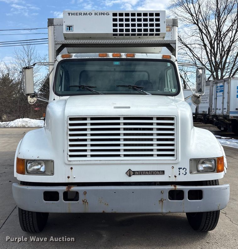 image for item FK1082 2001 International 4700 refrigerated truck