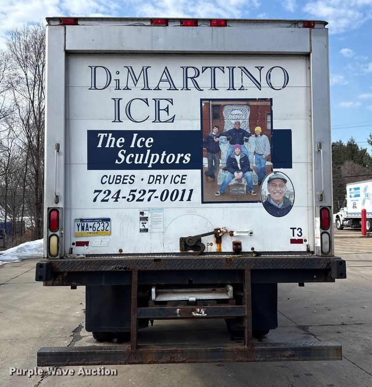 image for item FK1082 2001 International 4700 refrigerated truck