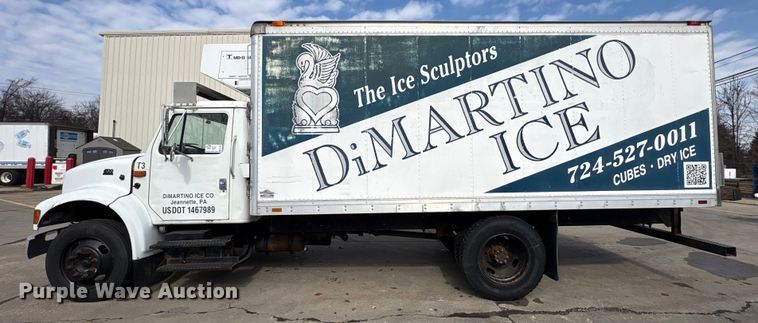 image for item FK1082 2001 International 4700 refrigerated truck