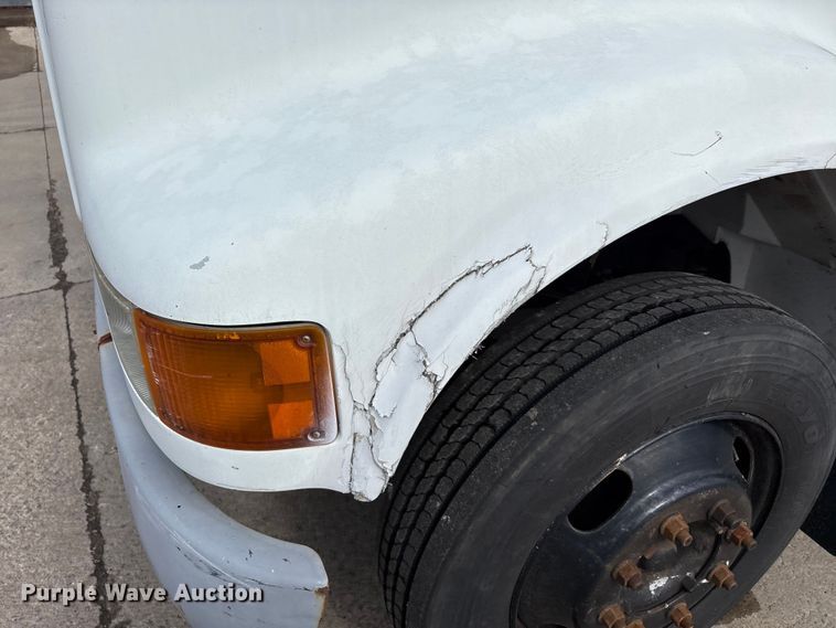 image for item FK1082 2001 International 4700 refrigerated truck