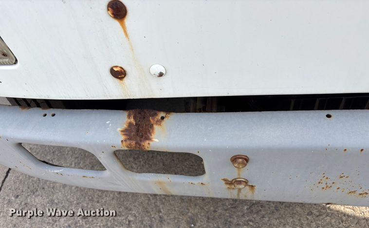 image for item FK1082 2001 International 4700 refrigerated truck