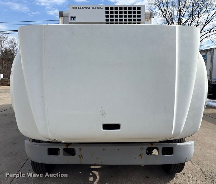 image for item FK1082 2001 International 4700 refrigerated truck