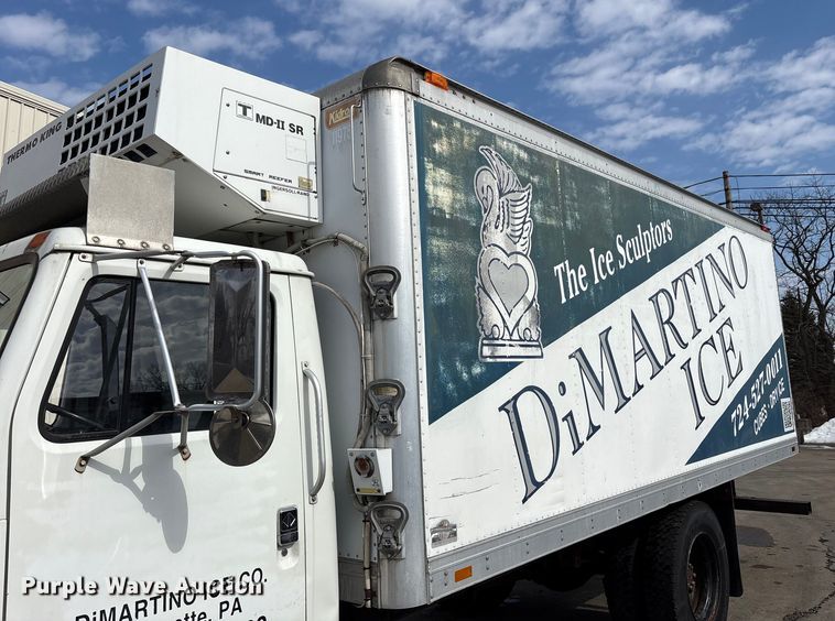 image for item FK1082 2001 International 4700 refrigerated truck