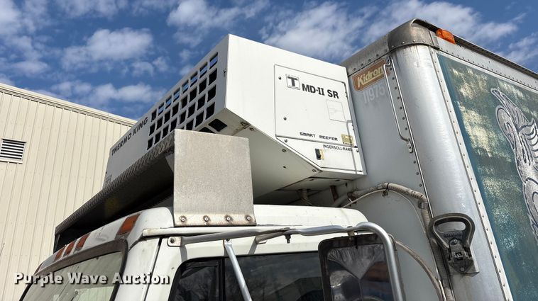 image for item FK1082 2001 International 4700 refrigerated truck