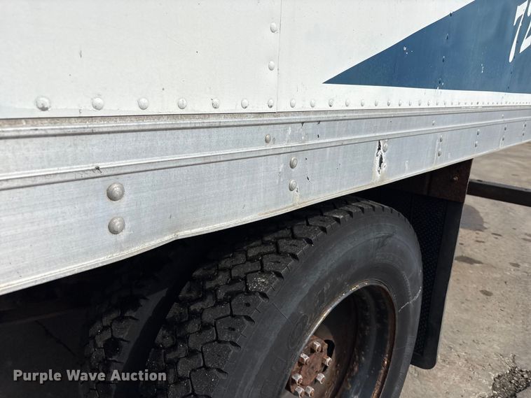 image for item FK1082 2001 International 4700 refrigerated truck