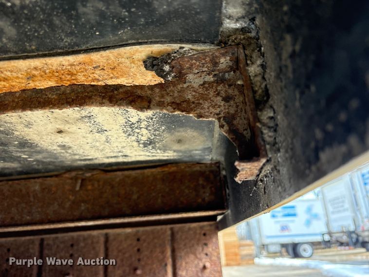 image for item FK1082 2001 International 4700 refrigerated truck