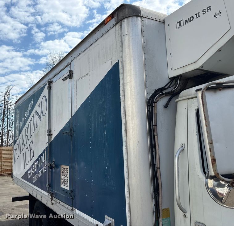 image for item FK1082 2001 International 4700 refrigerated truck