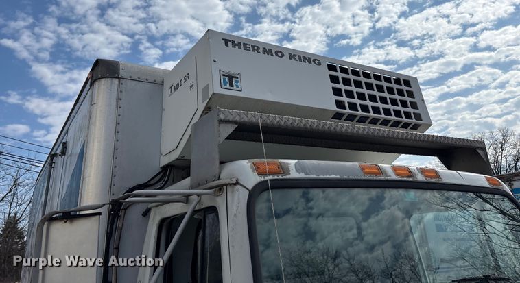 image for item FK1082 2001 International 4700 refrigerated truck