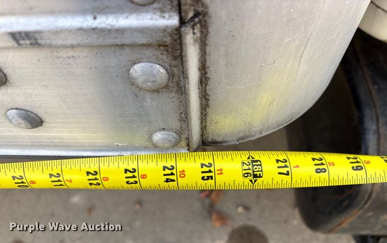 image for item FK1082 2001 International 4700 refrigerated truck