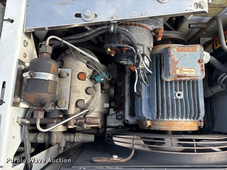 image for item FK1082 2001 International 4700 refrigerated truck