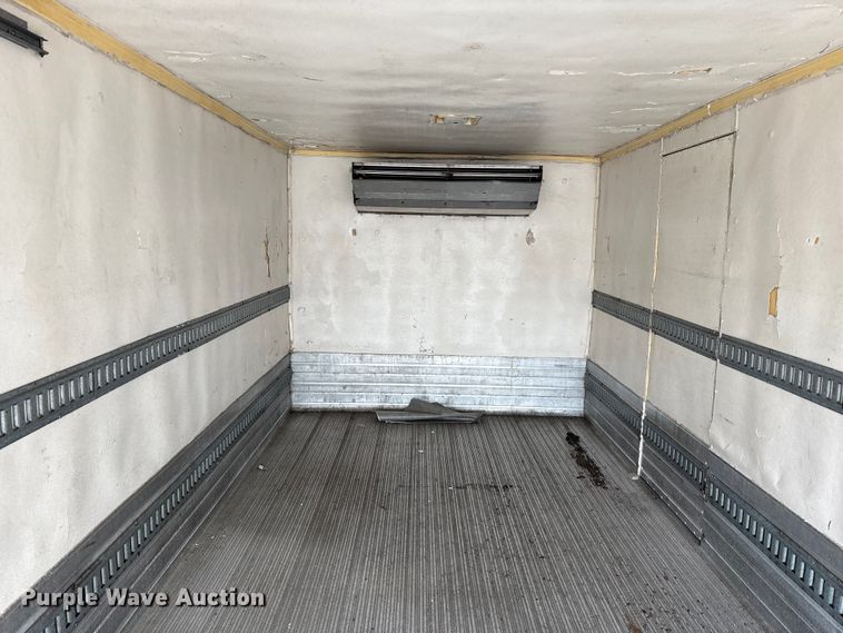 image for item FK1082 2001 International 4700 refrigerated truck