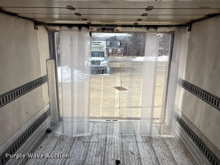 image for item FK1082 2001 International 4700 refrigerated truck