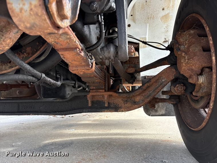 image for item FK1082 2001 International 4700 refrigerated truck