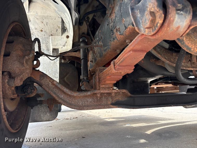 image for item FK1082 2001 International 4700 refrigerated truck