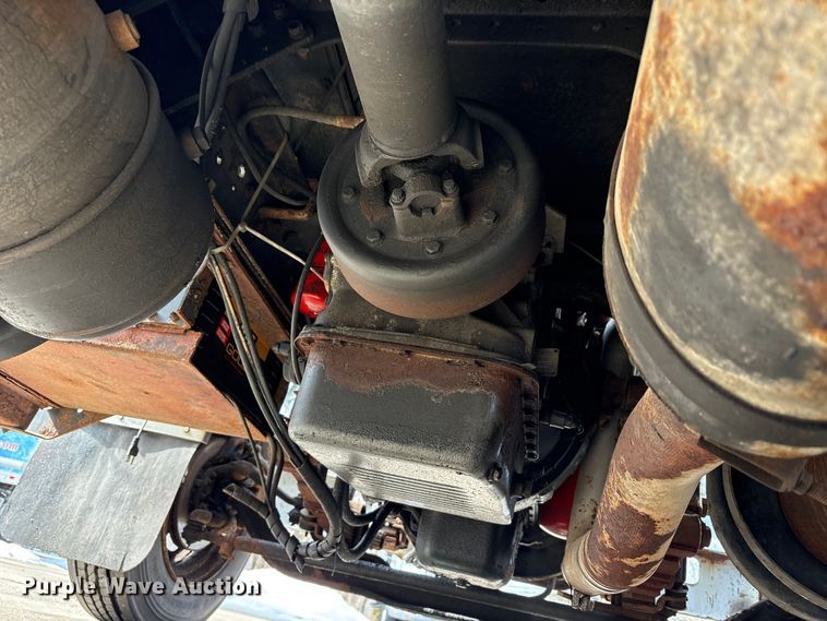 image for item FK1082 2001 International 4700 refrigerated truck