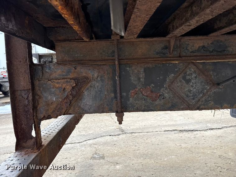 image for item FK1082 2001 International 4700 refrigerated truck