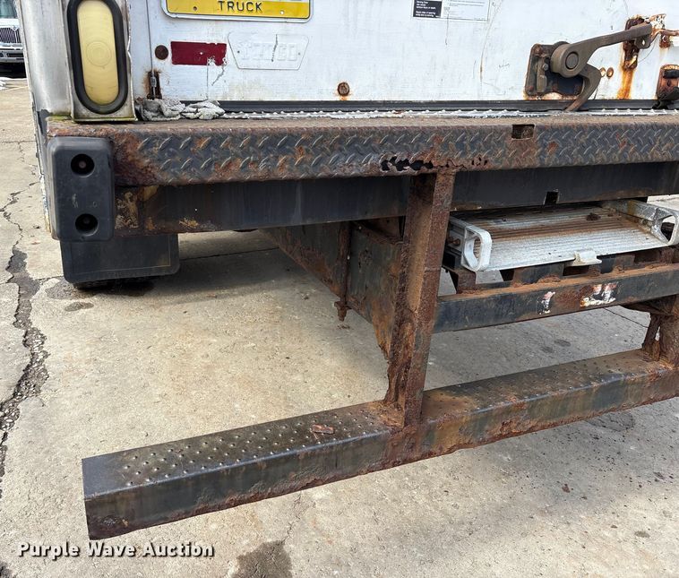 image for item FK1082 2001 International 4700 refrigerated truck