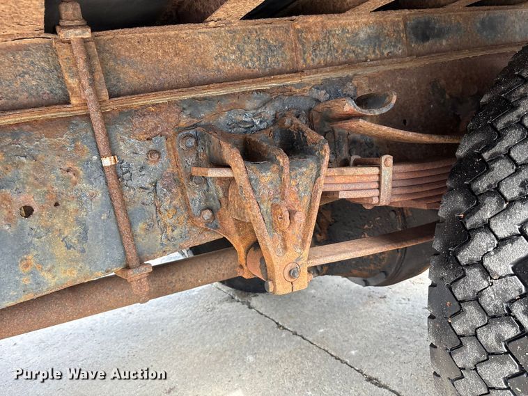 image for item FK1082 2001 International 4700 refrigerated truck