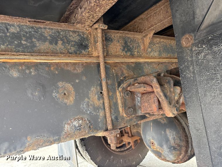 image for item FK1082 2001 International 4700 refrigerated truck